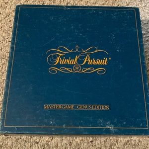 Trivial Pursuit- Good Used Condition- all pieces included